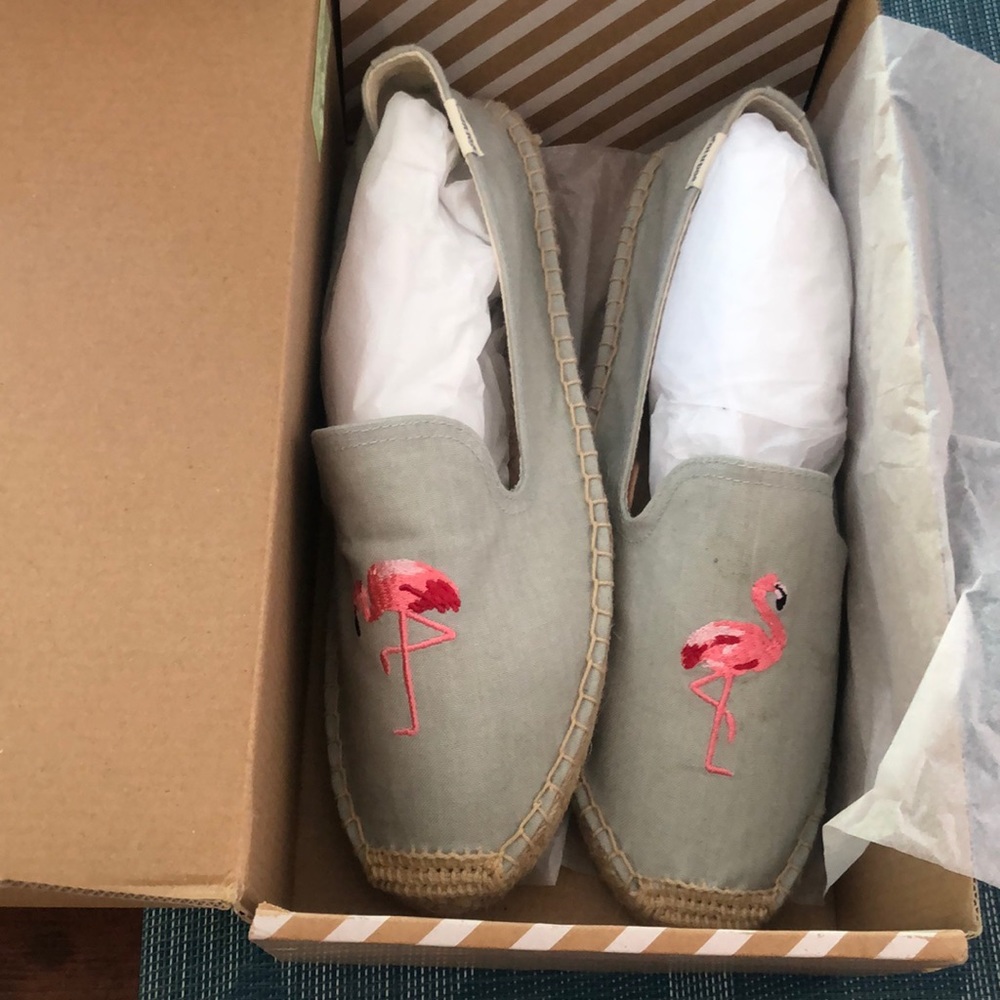 Soludos size 10 embroidered shoes flamingos !